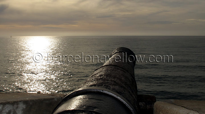 sitges_cannon_by_church