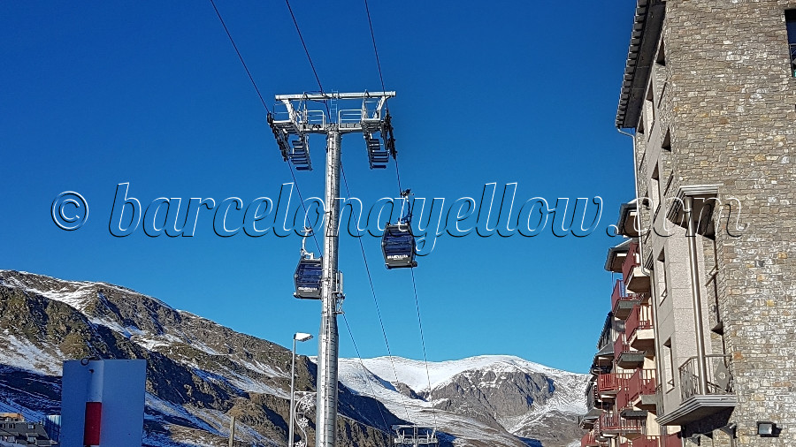 900x506_andorra-cable_car_snow