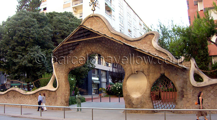 antoni_gaudi_portal_miralles_barcelona