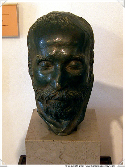 Posmrtná maska Antona Gaudího v Barceloně