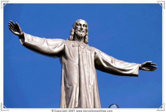Barcelona - Tibidabo - Statue of Jesus