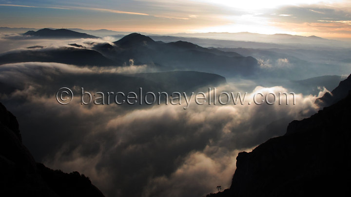 sunrise_at_montserrat_mountain_barcelona