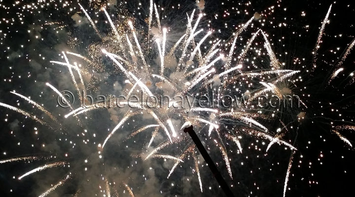 new_year_barcelona_fireworks