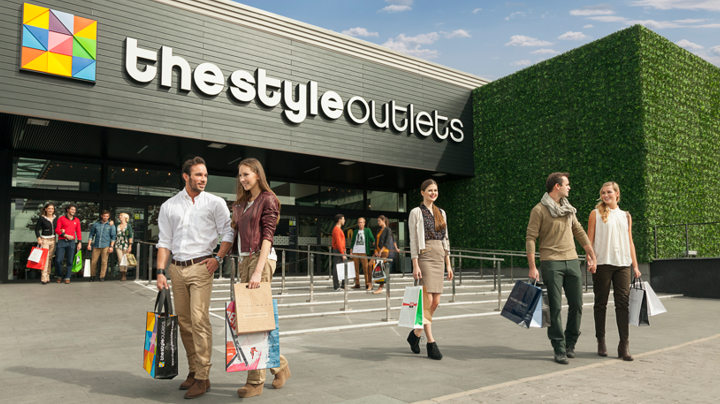 village outlet barcelona