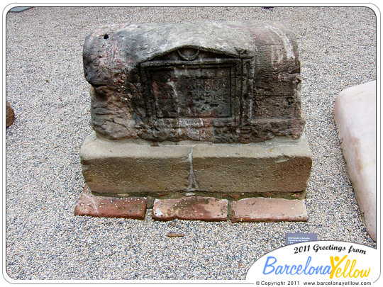 barcino_roman_grave