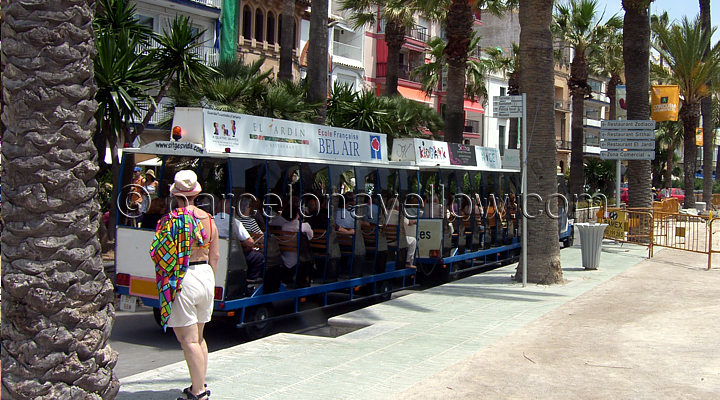 sitges_beach_train